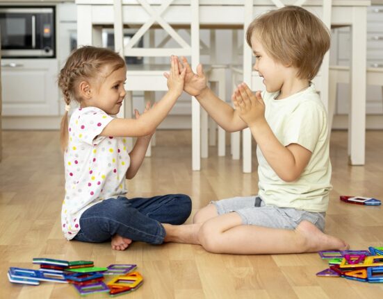 Igračke za bebe do tri godine koje potiču motorički razvoj