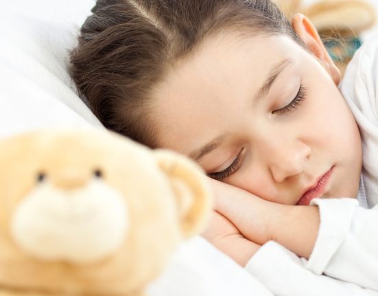 Kako mogu natjerati svoje dijete da spava u vlastitom krevetu? Bebe.hr portal