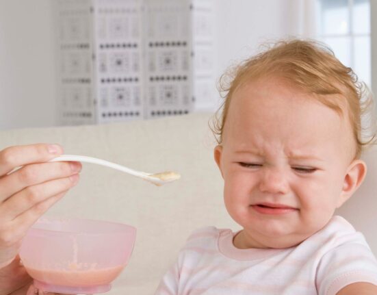 bebe odbijaju krutu hranu