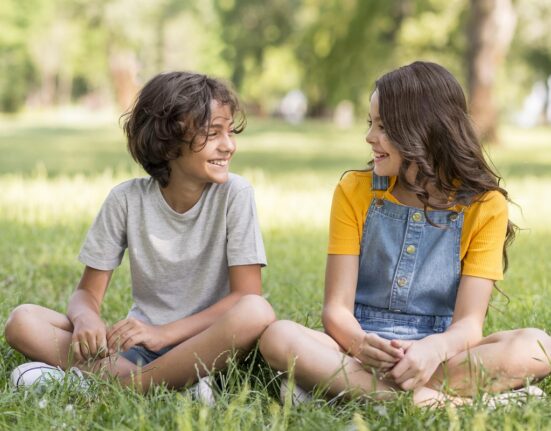 Treće pravilo bontona za djecu je – slušaj dok drugi govori