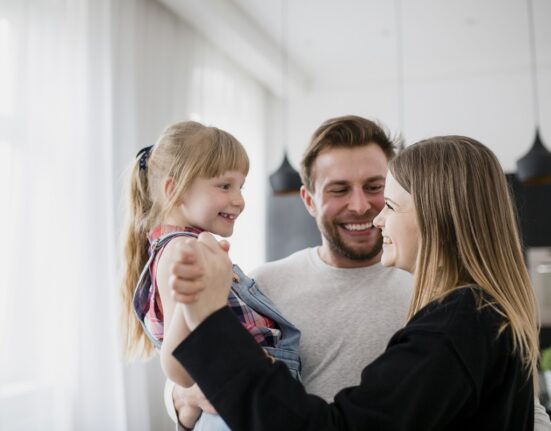 Kako djeci dati prostor da rastu. Raditi manje za dijete znači raditi više za njegovu samostalnost i budući život