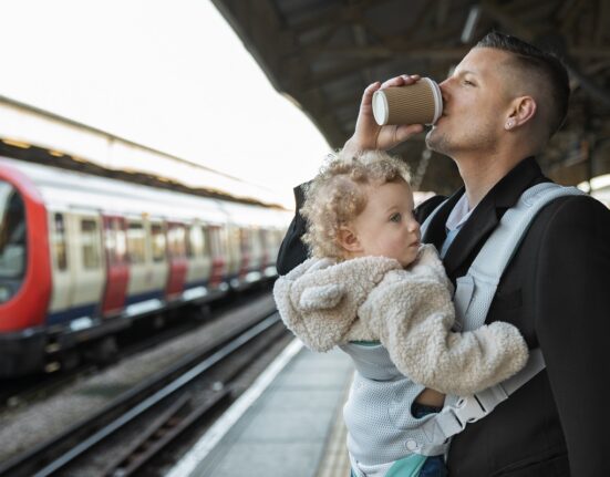 putovanje vlakom može započeti uz vlak ploče-sarajevo